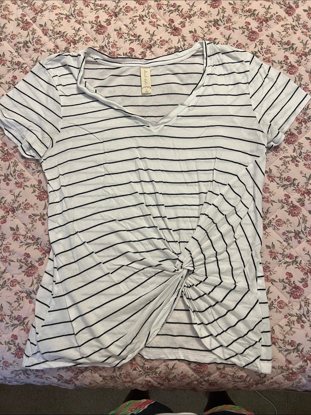 Altars State- Striped Knot-Front Women’s V-Neck Top - White/Black